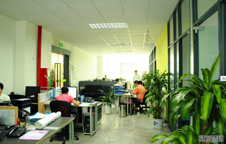 正光(guāng)軟件(jiàn)公司辦公室
